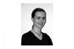 Doris Denk spielt: Emma Birnstingl, Bäuerin