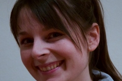 Johanna Walzl spielt: Janka, slowakische Masseurin