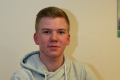 Julian Ofenböck spielt: Dmitri Gusinski, russischer Mafiakiller (nicht der klügste)