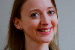 Michaela Weghofer spielt: Martha Rübler, Freundin von Ilse und ebenfalls sehr neugierig