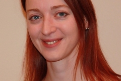 Michaela Weghofer spielt: Frieda, Mitglied des Diätclubs, stets in Angst, ein paar Gramm zu viel zu haben